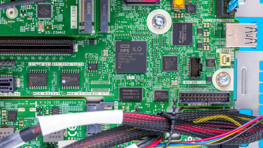 HPE-ProLiant-MicroServer-Gen11-iLO-1.jpg