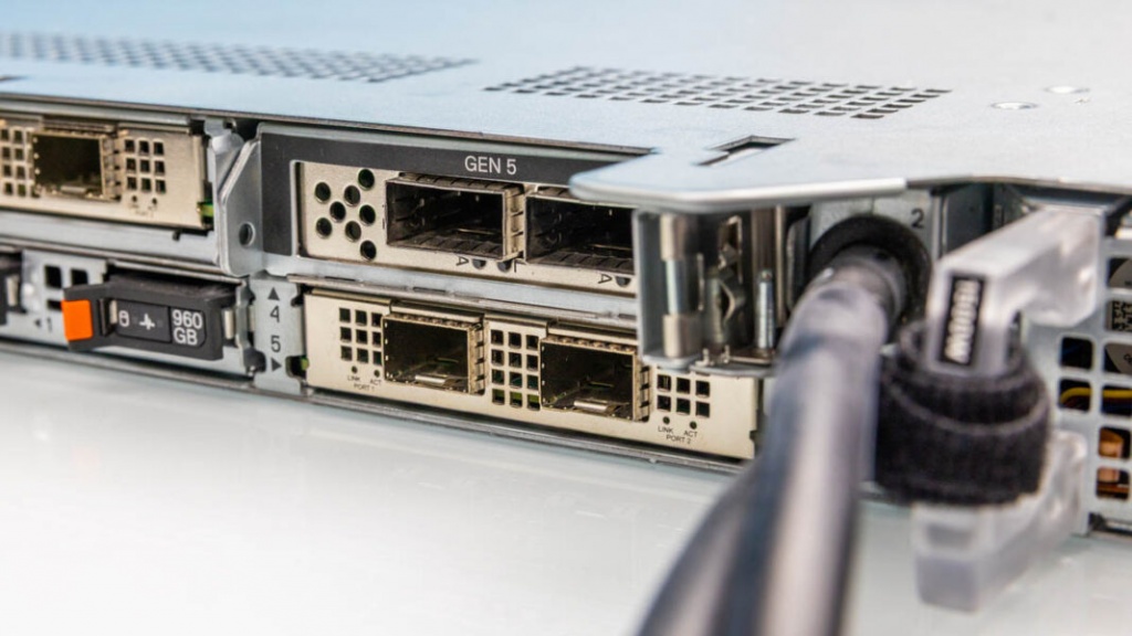 Dell-PowerEdge-R6715-Rear-Ports-4-1068x601.jpg